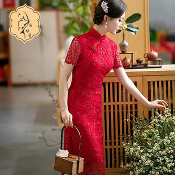 2023 חדש אדום גדול cheongsam נשים עם שרוולים קצרים פרספקטיבה תחרה שמלת ערב מלוכסנות placket לעמוד צווארון גרסה משופרת