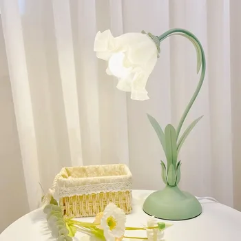 סגנון אירופאי ליד המיטה רומנטי חמים ואלגנטי לחתונה קישוט צורת הפרח השינה מנורת שולחן