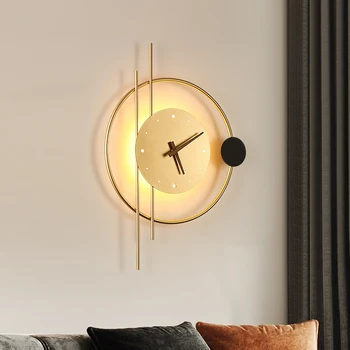 מנורת קיר עם שעון חדר האוכל בסלון טלוויזיה רקע קיר בעיצוב מעבר לקיר אור נורדי שקט שעון חדר השינה ליד המיטה מנורה